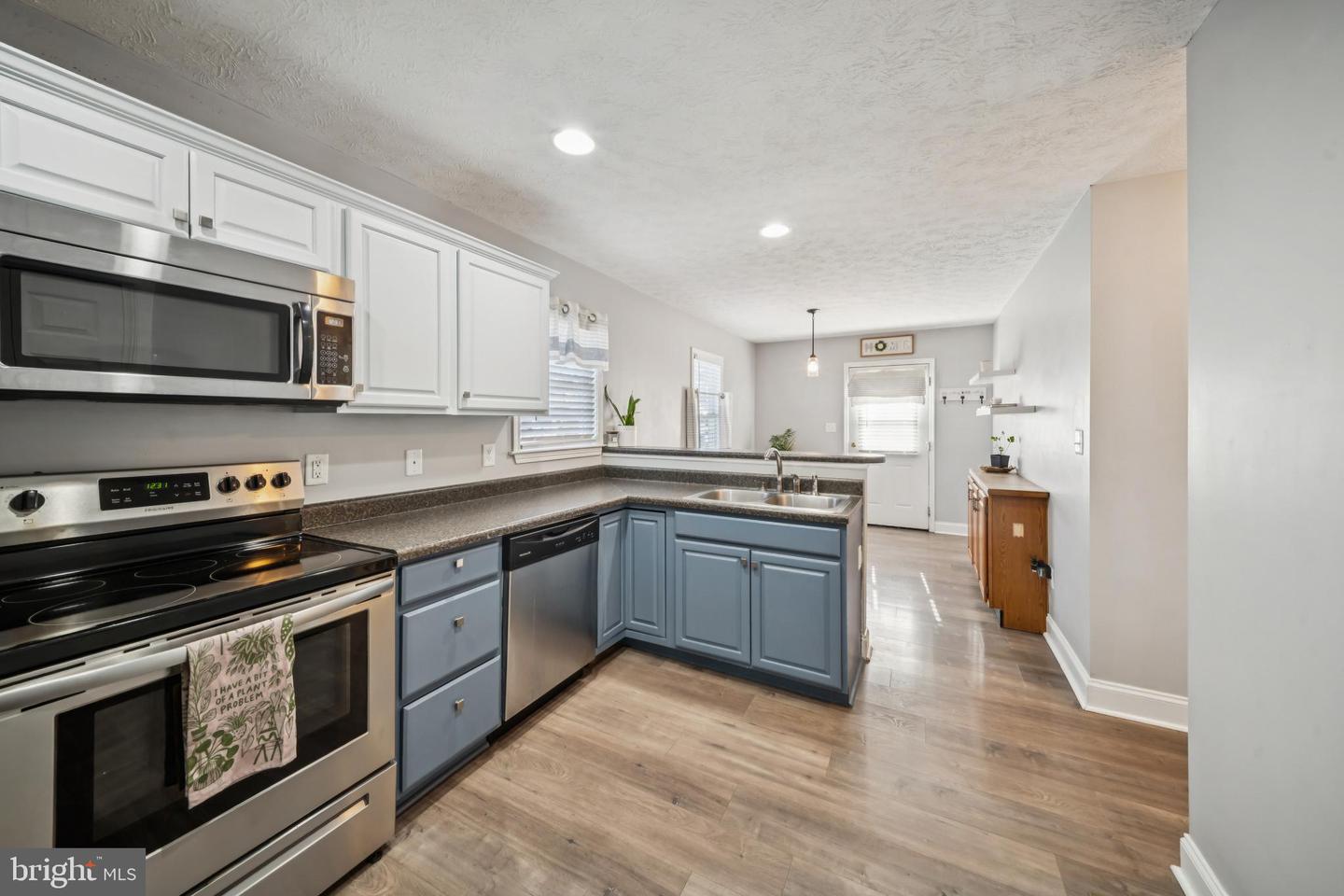 102 W LIBERTY ST, STAUNTON, Virginia 24401, 3 Bedrooms Bedrooms, 5 Rooms Rooms,2 BathroomsBathrooms,Residential,For sale,102 W LIBERTY ST,VASC2000766 MLS # VASC2000766 102 W LIBERTY ST, STAUNTON, Virginia 24401, 3 Bedrooms Bedrooms, 5 Rooms Rooms,2 BathroomsBathrooms,Residential,For sale,102 W LIBERTY ST,VASC2000766 MLS # VASC2000766