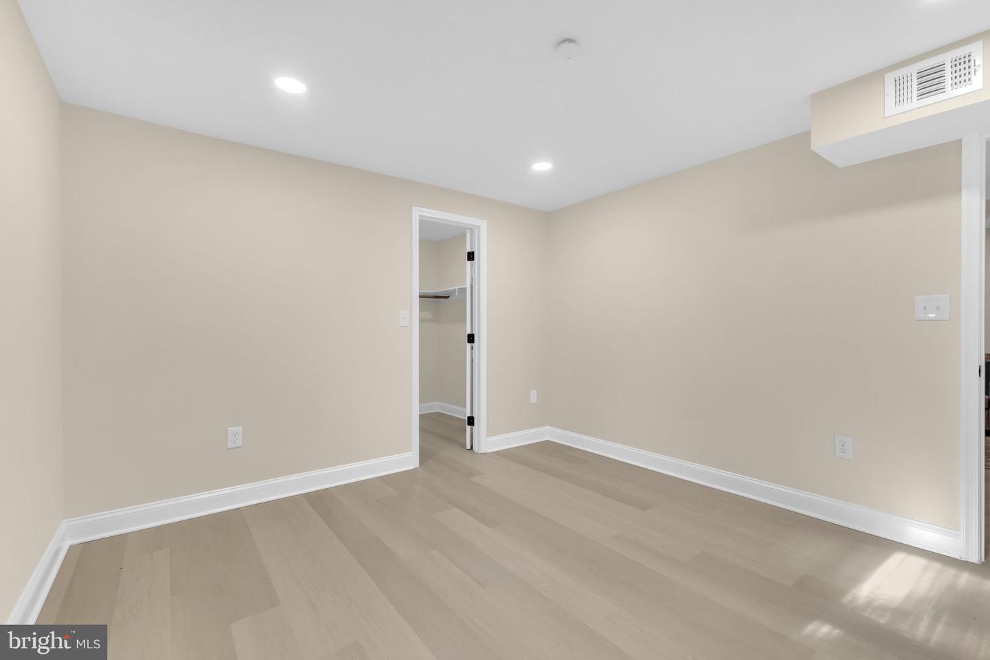 6400 INWOOD DR, SPRINGFIELD, Virginia 22150, 5 Bedrooms Bedrooms, ,3 BathroomsBathrooms,Residential,For sale,6400 INWOOD DR,VAFX2284174 MLS # VAFX2284174