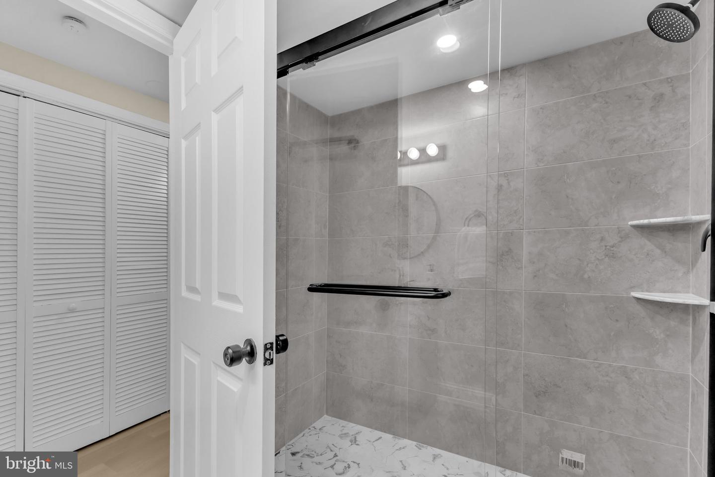 6400 INWOOD DR, SPRINGFIELD, Virginia 22150, 5 Bedrooms Bedrooms, ,3 BathroomsBathrooms,Residential,For sale,6400 INWOOD DR,VAFX2284174 MLS # VAFX2284174