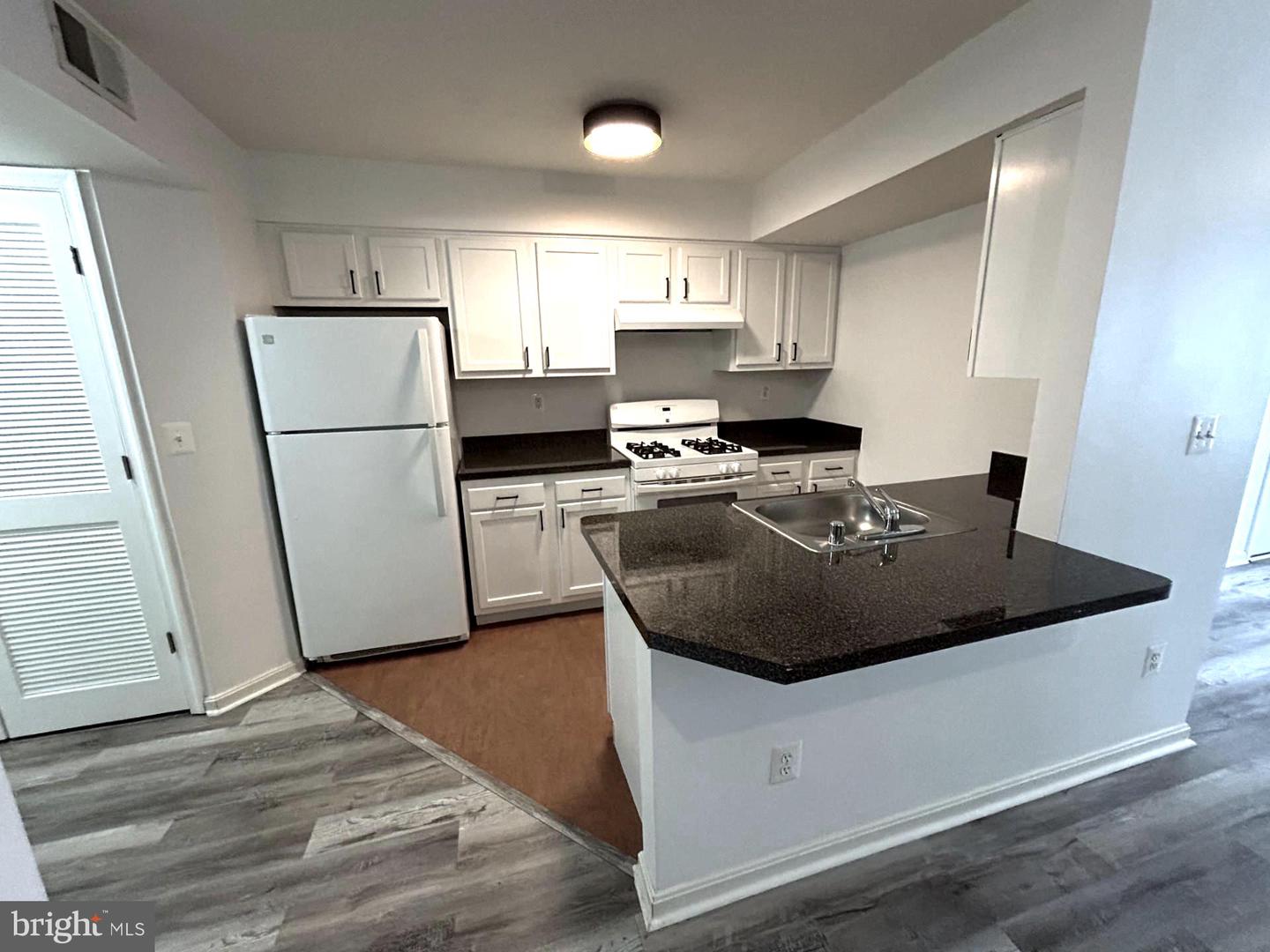 1700 W ST SE #5, WASHINGTON, District Of Columbia 20020, 2 Bedrooms Bedrooms, ,2 BathroomsBathrooms,Residential,For sale,1700 W ST SE #5,DCDC2239758 MLS # DCDC2239758 1700 W ST SE #5, WASHINGTON, District Of Columbia 20020, 2 Bedrooms Bedrooms, ,2 BathroomsBathrooms,Residential,For sale,1700 W ST SE #5,DCDC2239758 MLS # DCDC2239758