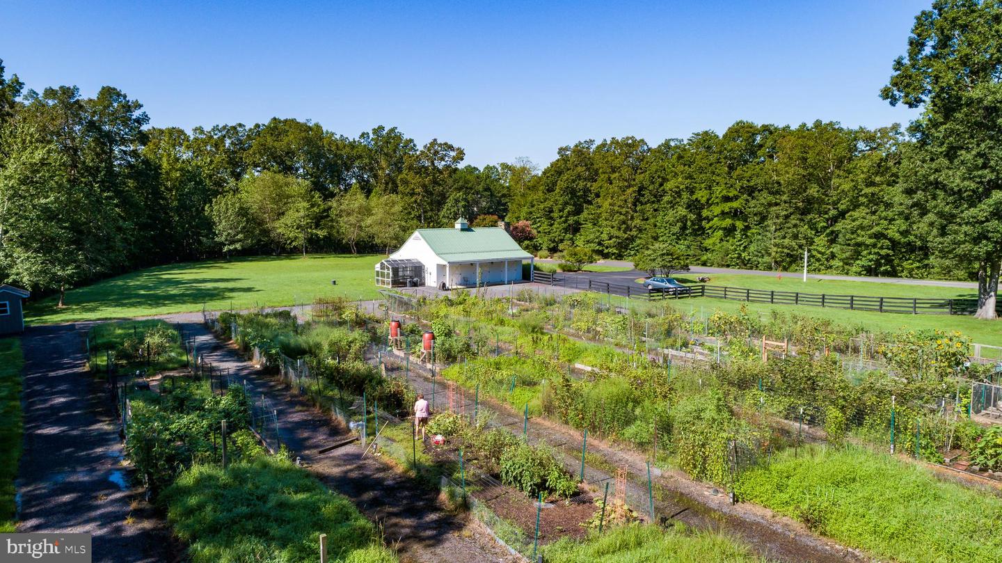 11606 STONEWALL JACKSON DR, SPOTSYLVANIA, Virginia 22551, 4 Bedrooms Bedrooms, ,2 BathroomsBathrooms,Residential,For sale,11606 STONEWALL JACKSON DR,VASP2038418 MLS # VASP2038418