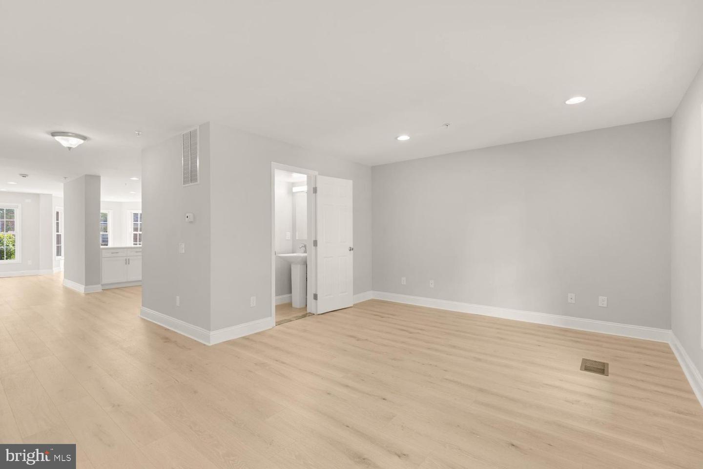 1755 W ST SE #A, WASHINGTON, District Of Columbia 20020, 3 Bedrooms Bedrooms, ,2 BathroomsBathrooms,Residential,For sale,1755 W ST SE #A,DCDC2239832 MLS # DCDC2239832