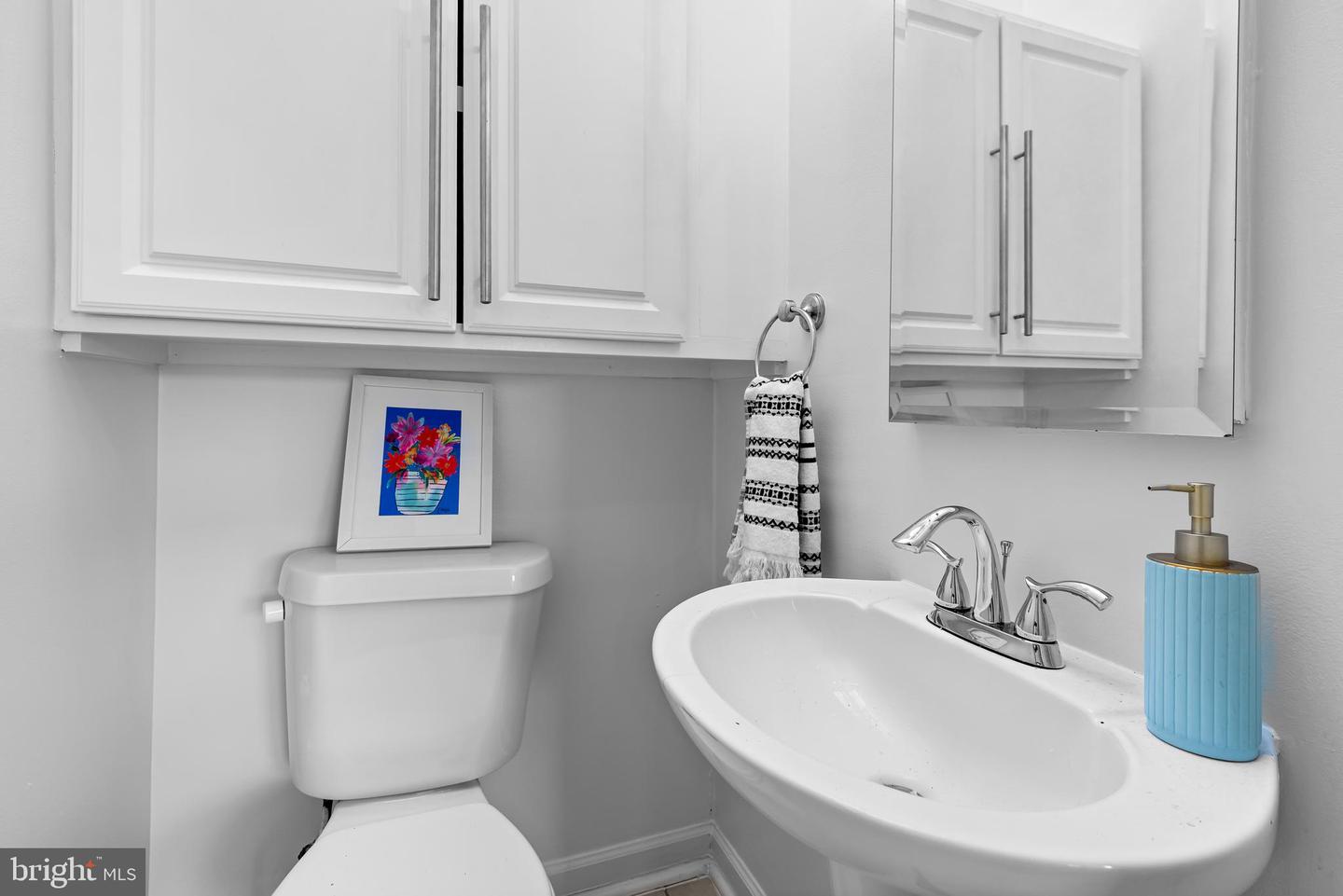 1238 QUEEN ST NE #3, WASHINGTON, District Of Columbia 20002, 2 Bedrooms Bedrooms, ,1 BathroomBathrooms,Residential,For sale,1238 QUEEN ST NE #3,DCDC2153210 MLS # DCDC2153210