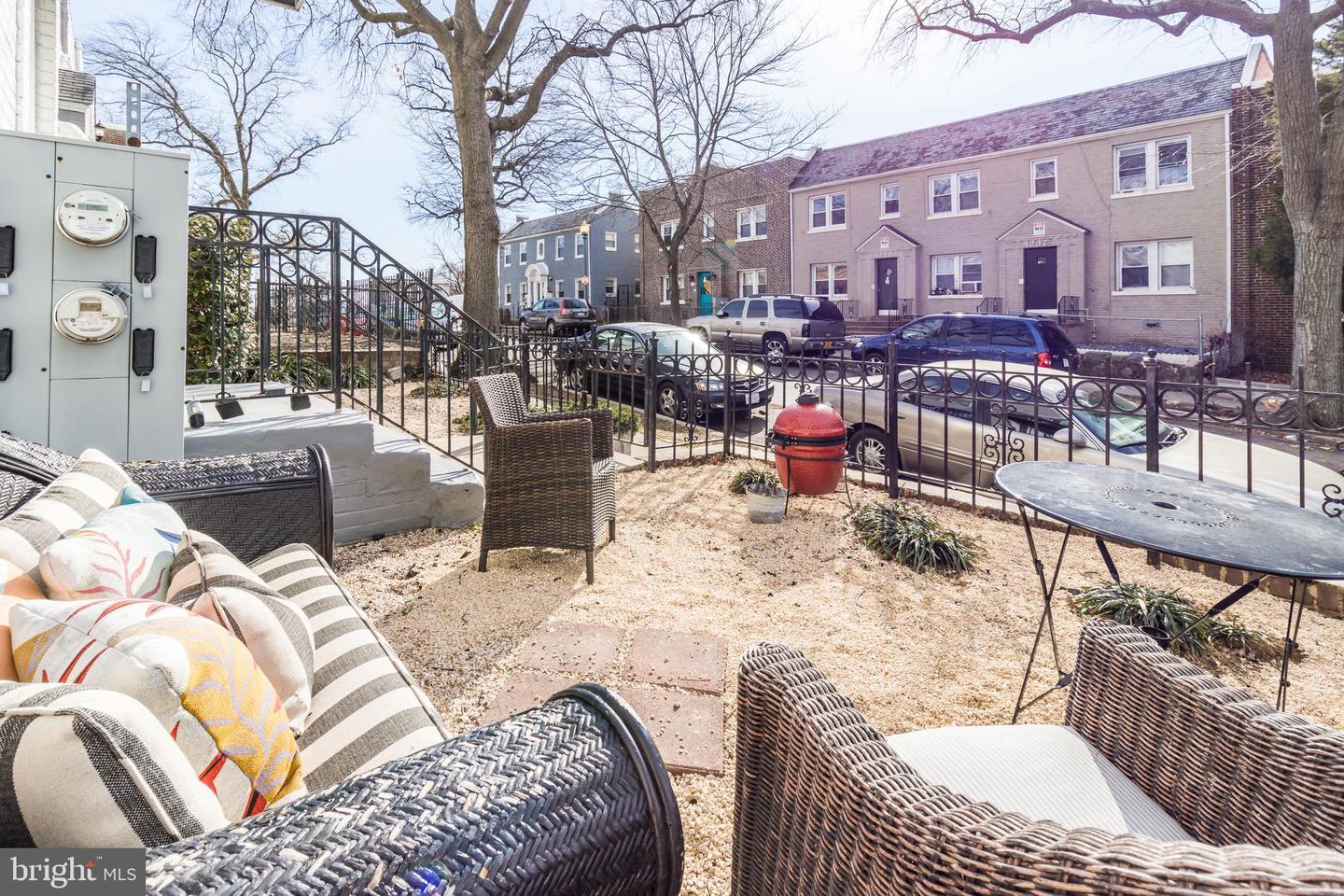 1238 QUEEN ST NE #3, WASHINGTON, District Of Columbia 20002, 2 Bedrooms Bedrooms, ,1 BathroomBathrooms,Residential,For sale,1238 QUEEN ST NE #3,DCDC2153210 MLS # DCDC2153210