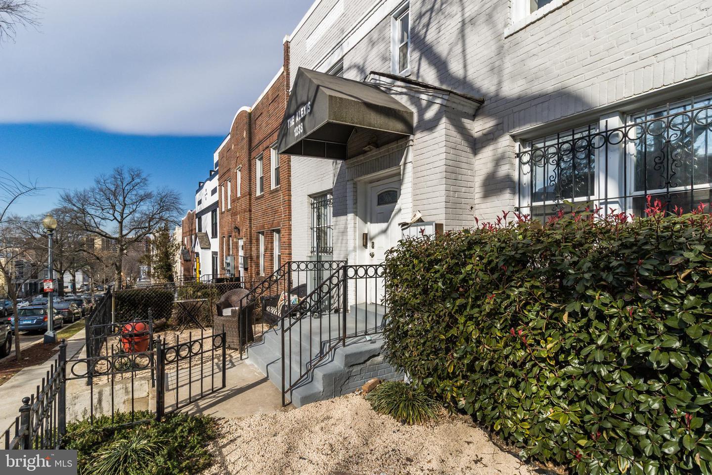 1238 QUEEN ST NE #3, WASHINGTON, District Of Columbia 20002, 2 Bedrooms Bedrooms, ,1 BathroomBathrooms,Residential,For sale,1238 QUEEN ST NE #3,DCDC2153210 MLS # DCDC2153210