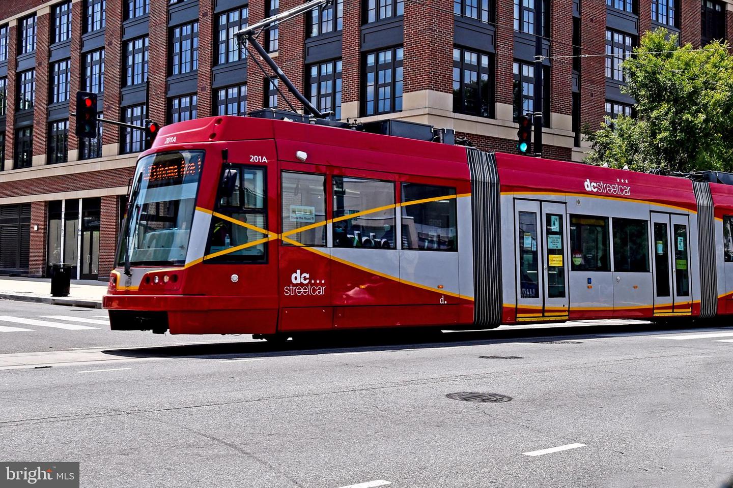 1238 QUEEN ST NE #3, WASHINGTON, District Of Columbia 20002, 2 Bedrooms Bedrooms, ,1 BathroomBathrooms,Residential,For sale,1238 QUEEN ST NE #3,DCDC2153210 MLS # DCDC2153210