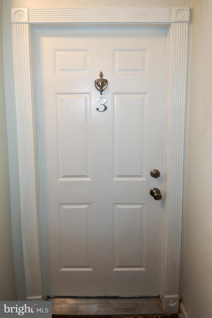 1238 QUEEN ST NE #3, WASHINGTON, District Of Columbia 20002, 2 Bedrooms Bedrooms, ,1 BathroomBathrooms,Residential,For sale,1238 QUEEN ST NE #3,DCDC2153210 MLS # DCDC2153210