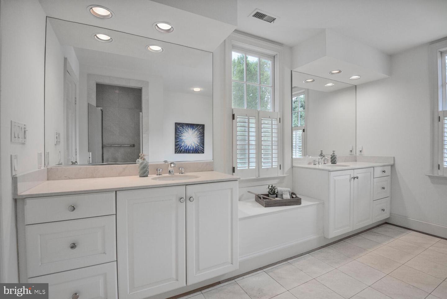 5222 LOUGHBORO RD NW, WASHINGTON, District Of Columbia 20016, 5 Bedrooms Bedrooms, ,4 BathroomsBathrooms,Residential,For sale,5222 LOUGHBORO RD NW,DCDC2210332 MLS # DCDC2210332