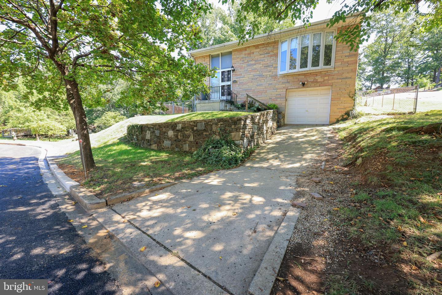 1400 34TH ST SE, WASHINGTON, District Of Columbia 20020, 3 Bedrooms Bedrooms, ,2 BathroomsBathrooms,Residential,For sale,1400 34TH ST SE,DCDC2211134 MLS # DCDC2211134