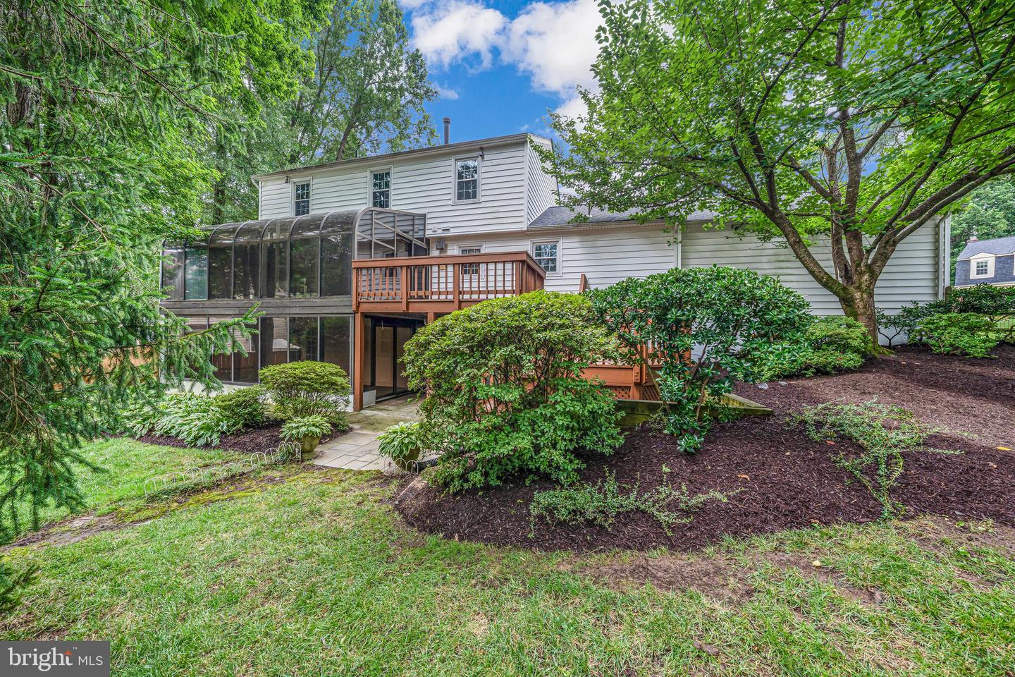 5009 KING DAVID BLVD, ANNANDALE, Virginia 22003, 4 Bedrooms Bedrooms, ,3 BathroomsBathrooms,Residential,For sale,5009 KING DAVID BLVD,VAFX2261376 MLS # VAFX2261376