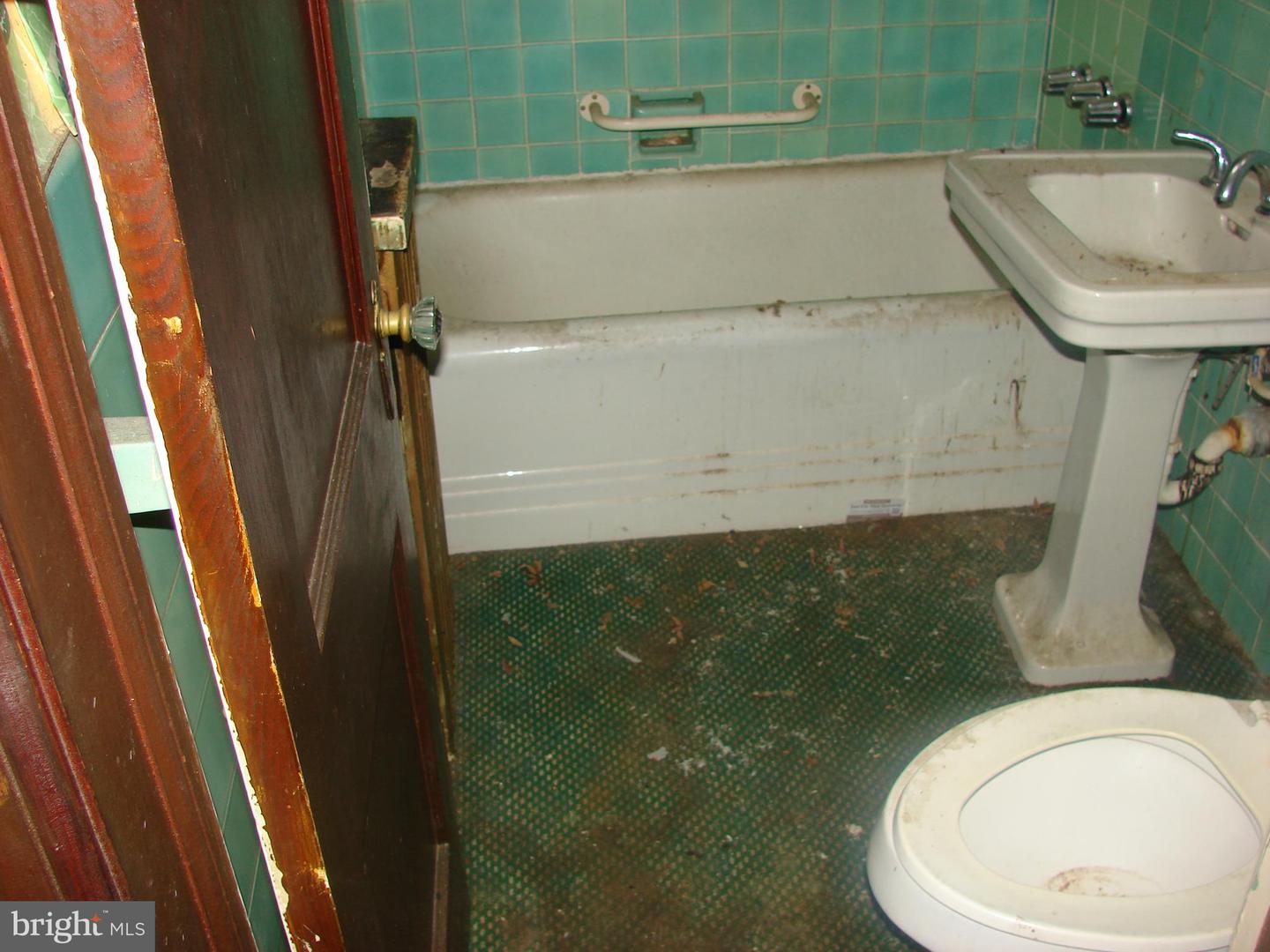 415 NW FARRAGUT ST NW, WASHINGTON, District Of Columbia 20011, 3 Bedrooms Bedrooms, ,2 BathroomsBathrooms,Residential,For sale,415 NW FARRAGUT ST NW,DCDC2228904 MLS # DCDC2228904