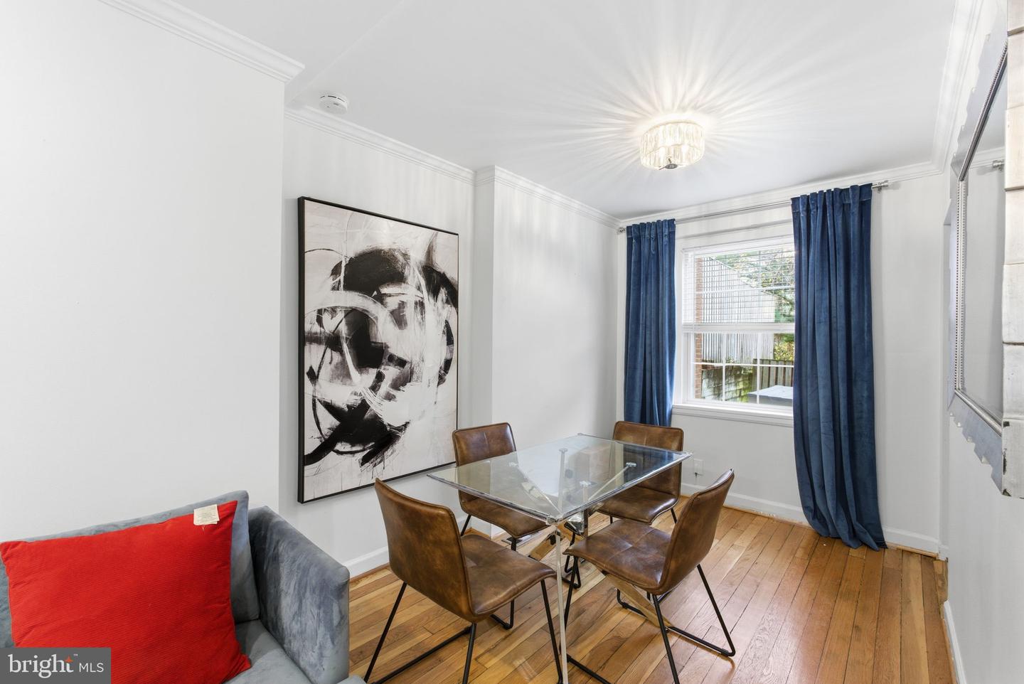 2842 S COLUMBUS ST, ARLINGTON, Virginia 22206, 2 Bedrooms Bedrooms, ,2 BathroomsBathrooms,Residential,For sale,2842 S COLUMBUS ST,VAAX2051350 MLS # VAAX2051350