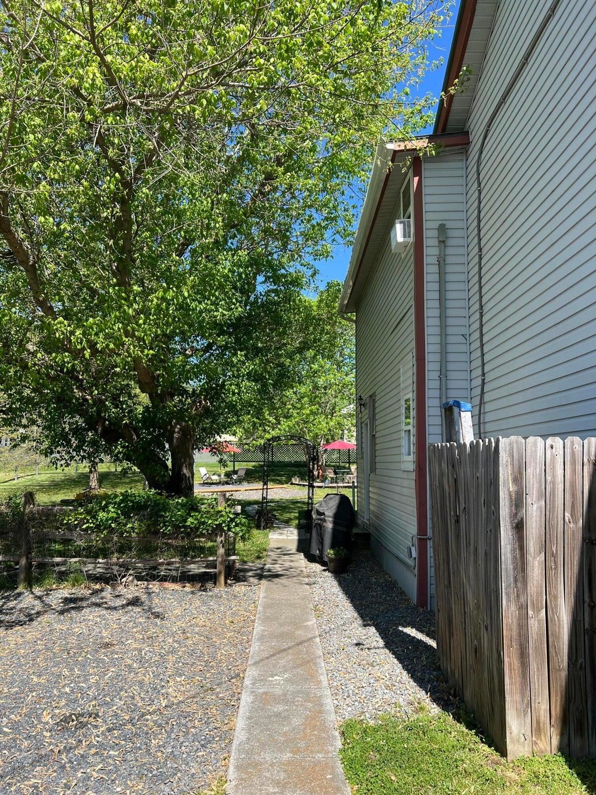 702 ANDERSON ST, GLASGOW, Virginia 24555, 3 Bedrooms Bedrooms, ,2 BathroomsBathrooms,Residential,702 Anderson St Glasgow, VA 24555,702 ANDERSON ST,672181 MLS # 672181 702 ANDERSON ST, GLASGOW, Virginia 24555, 3 Bedrooms Bedrooms, ,2 BathroomsBathrooms,Residential,702 Anderson St Glasgow, VA 24555,702 ANDERSON ST,672181 MLS # 672181