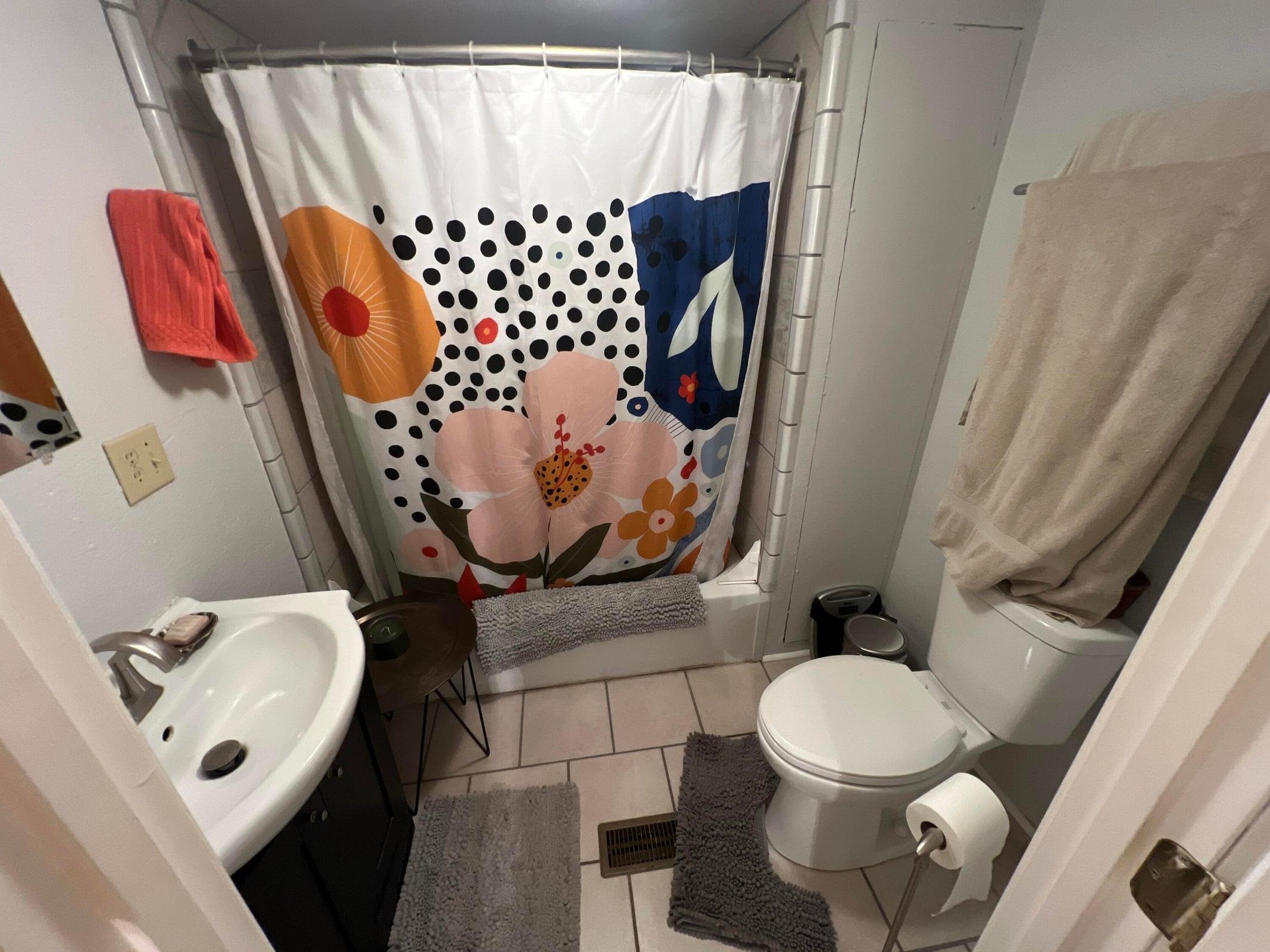 Full Bath. Full Bath.