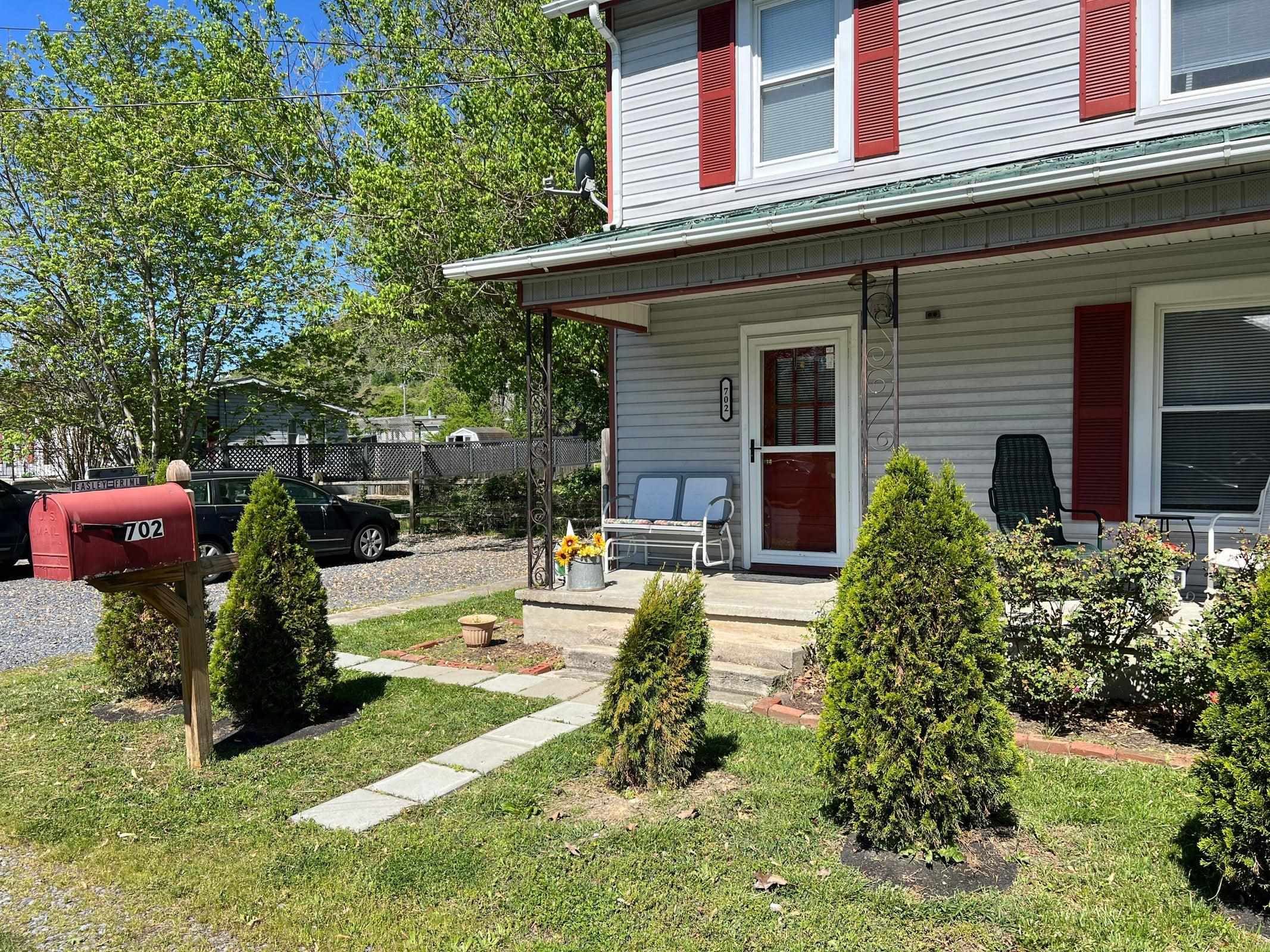 702 ANDERSON ST, GLASGOW, Virginia 24555, 3 Bedrooms Bedrooms, ,2 BathroomsBathrooms,Residential,702 Anderson St Glasgow, VA 24555,702 ANDERSON ST,672181 MLS # 672181 702 ANDERSON ST, GLASGOW, Virginia 24555, 3 Bedrooms Bedrooms, ,2 BathroomsBathrooms,Residential,702 Anderson St Glasgow, VA 24555,702 ANDERSON ST,672181 MLS # 672181