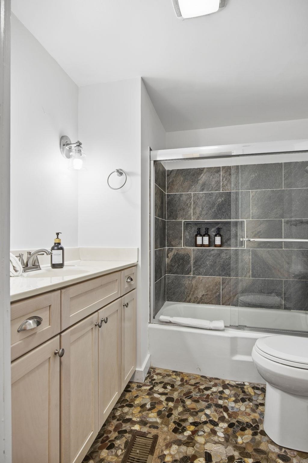 3635 RIVERBEND DR, ELKTON, Virginia 22827, 5 Bedrooms Bedrooms, ,3 BathroomsBathrooms,Residential,3635 RIVERBEND DR,672191 MLS # 672191