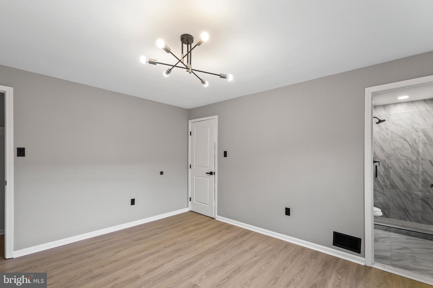 1527 N COLONIAL TER #B, ARLINGTON, Virginia 22209, 2 Bedrooms Bedrooms, ,2 BathroomsBathrooms,Residential,For sale,1527 N COLONIAL TER #B,VAAR2066392 MLS # VAAR2066392 1527 N COLONIAL TER #B, ARLINGTON, Virginia 22209, 2 Bedrooms Bedrooms, ,2 BathroomsBathrooms,Residential,For sale,1527 N COLONIAL TER #B,VAAR2066392 MLS # VAAR2066392