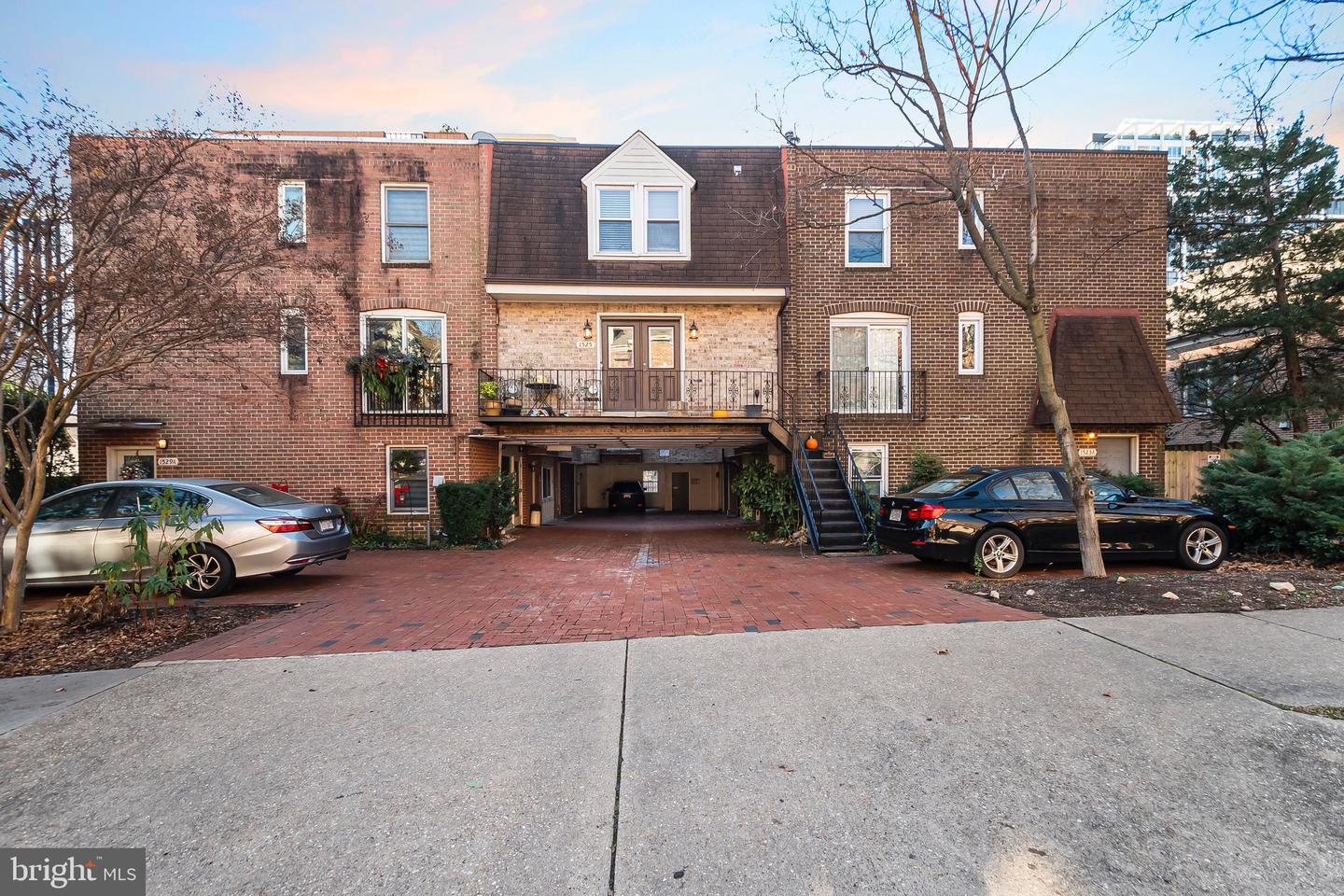 1527 N COLONIAL TER #B, ARLINGTON, Virginia 22209, 2 Bedrooms Bedrooms, ,2 BathroomsBathrooms,Residential,For sale,1527 N COLONIAL TER #B,VAAR2066392 MLS # VAAR2066392 1527 N COLONIAL TER #B, ARLINGTON, Virginia 22209, 2 Bedrooms Bedrooms, ,2 BathroomsBathrooms,Residential,For sale,1527 N COLONIAL TER #B,VAAR2066392 MLS # VAAR2066392