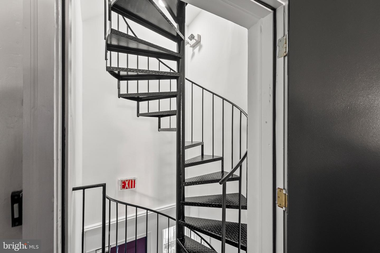 1527 N COLONIAL TER #B, ARLINGTON, Virginia 22209, 2 Bedrooms Bedrooms, ,2 BathroomsBathrooms,Residential,For sale,1527 N COLONIAL TER #B,VAAR2066392 MLS # VAAR2066392 1527 N COLONIAL TER #B, ARLINGTON, Virginia 22209, 2 Bedrooms Bedrooms, ,2 BathroomsBathrooms,Residential,For sale,1527 N COLONIAL TER #B,VAAR2066392 MLS # VAAR2066392