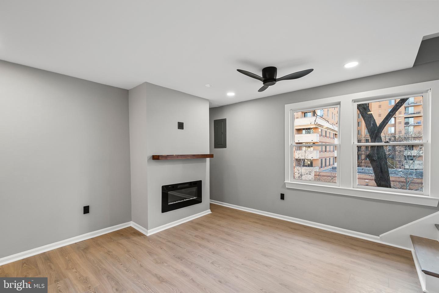 1527 N COLONIAL TER #B, ARLINGTON, Virginia 22209, 2 Bedrooms Bedrooms, ,2 BathroomsBathrooms,Residential,For sale,1527 N COLONIAL TER #B,VAAR2066392 MLS # VAAR2066392 1527 N COLONIAL TER #B, ARLINGTON, Virginia 22209, 2 Bedrooms Bedrooms, ,2 BathroomsBathrooms,Residential,For sale,1527 N COLONIAL TER #B,VAAR2066392 MLS # VAAR2066392