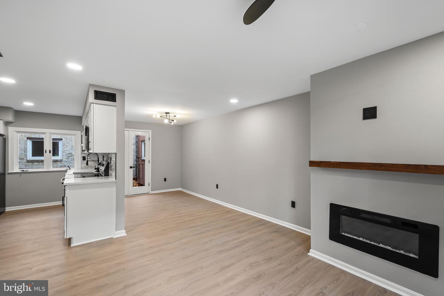 1527 N COLONIAL TER #B, ARLINGTON, Virginia 22209, 2 Bedrooms Bedrooms, ,2 BathroomsBathrooms,Residential,For sale,1527 N COLONIAL TER #B,VAAR2066392 MLS # VAAR2066392 1527 N COLONIAL TER #B, ARLINGTON, Virginia 22209, 2 Bedrooms Bedrooms, ,2 BathroomsBathrooms,Residential,For sale,1527 N COLONIAL TER #B,VAAR2066392 MLS # VAAR2066392