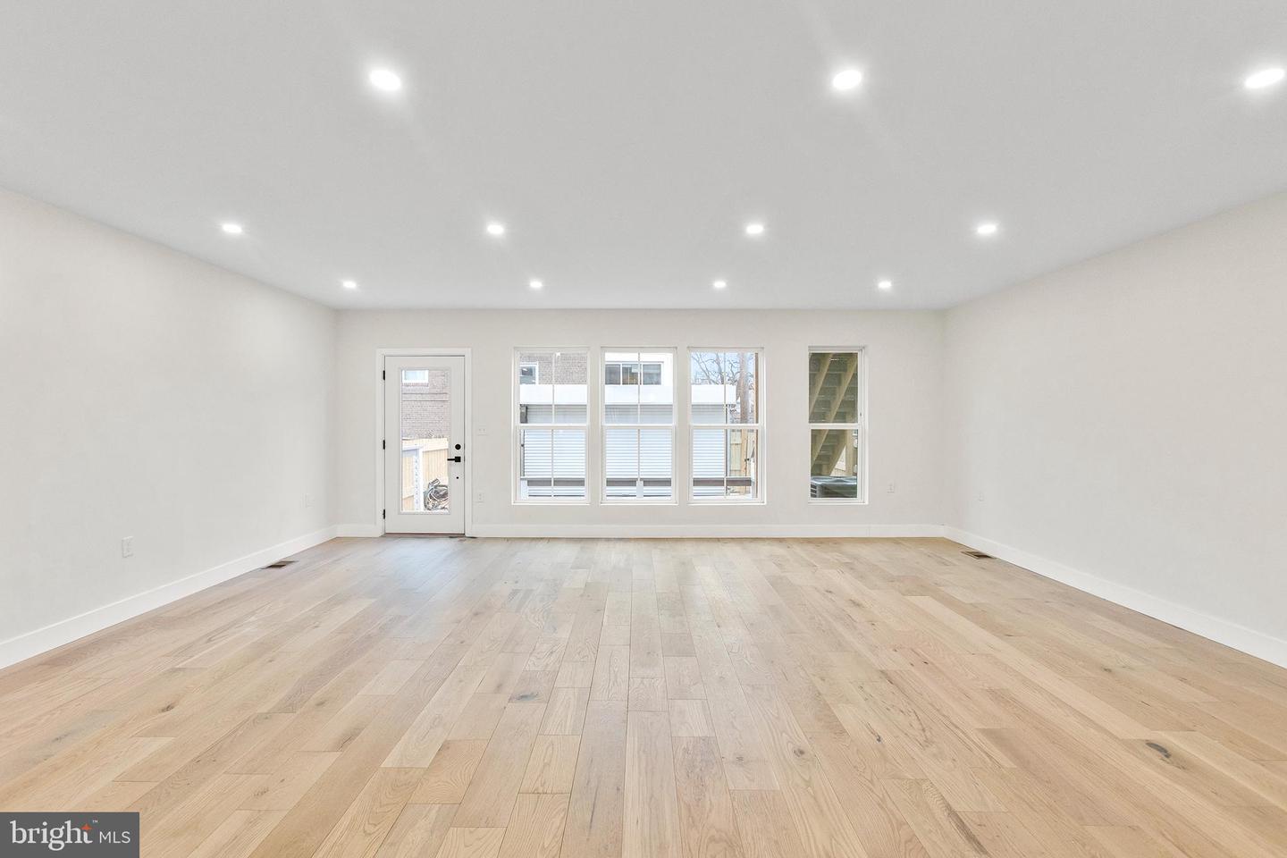 5404 4TH ST NW #1, WASHINGTON, District Of Columbia 20011, 4 Bedrooms Bedrooms, ,4 BathroomsBathrooms,Residential,For sale,5404 4TH ST NW #1,DCDC2232884 MLS # DCDC2232884