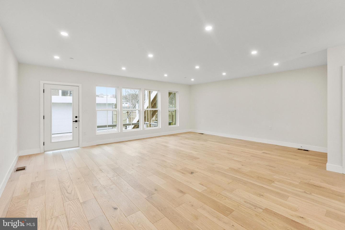 5404 4TH ST NW #1, WASHINGTON, District Of Columbia 20011, 4 Bedrooms Bedrooms, ,4 BathroomsBathrooms,Residential,For sale,5404 4TH ST NW #1,DCDC2232884 MLS # DCDC2232884