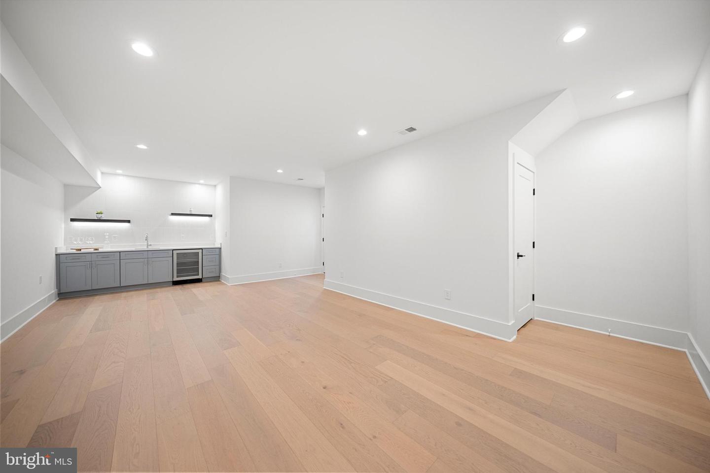 2100 S NELSON ST, ARLINGTON, Virginia 22204, 5 Bedrooms Bedrooms, ,4 BathroomsBathrooms,Residential,For sale,2100 S NELSON ST,VAAR2066752 MLS # VAAR2066752 2100 S NELSON ST, ARLINGTON, Virginia 22204, 5 Bedrooms Bedrooms, ,4 BathroomsBathrooms,Residential,For sale,2100 S NELSON ST,VAAR2066752 MLS # VAAR2066752