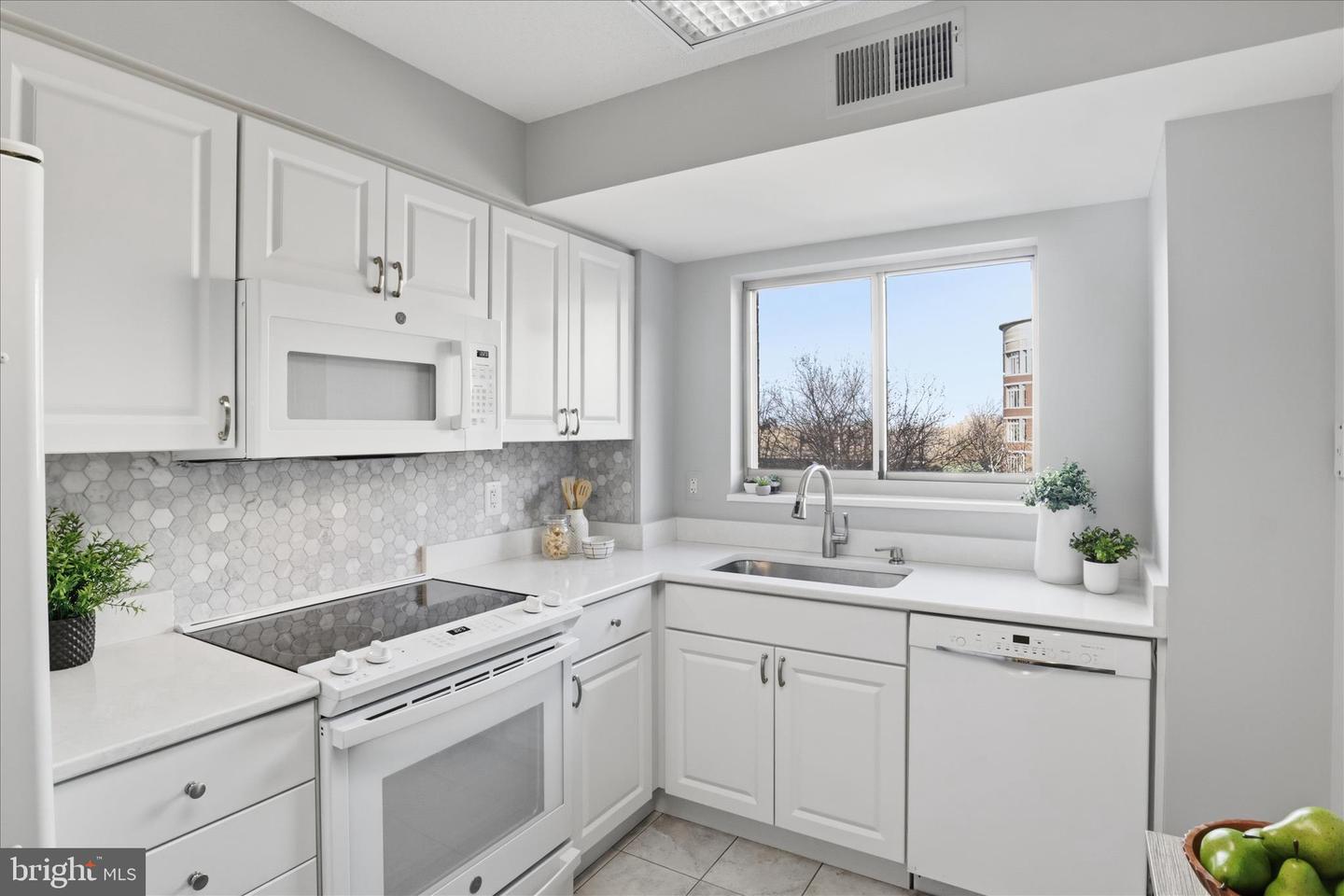 2121 JAMIESON AVE #509, ALEXANDRIA, Virginia 22314, 2 Bedrooms Bedrooms, ,2 BathroomsBathrooms,Residential,For sale,2121 JAMIESON AVE #509,VAAX2052322 MLS # VAAX2052322 2121 JAMIESON AVE #509, ALEXANDRIA, Virginia 22314, 2 Bedrooms Bedrooms, ,2 BathroomsBathrooms,Residential,For sale,2121 JAMIESON AVE #509,VAAX2052322 MLS # VAAX2052322