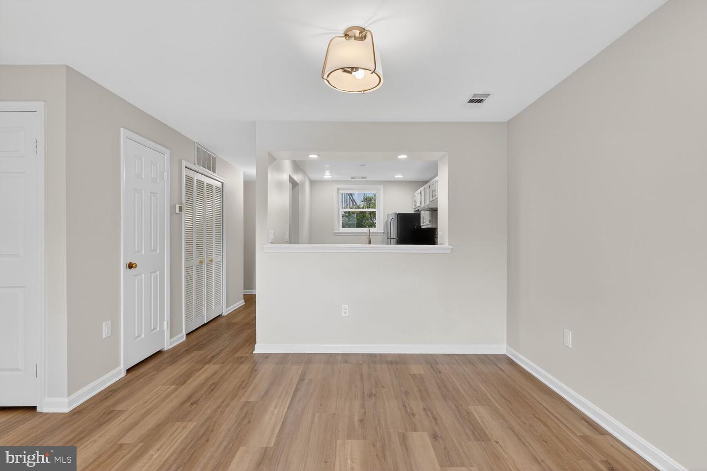 3854 9TH RD S #3854, ARLINGTON, Virginia 22204, 2 Bedrooms Bedrooms, ,2 BathroomsBathrooms,Residential,For sale,3854 9TH RD S #3854,VAAR2066920 MLS # VAAR2066920