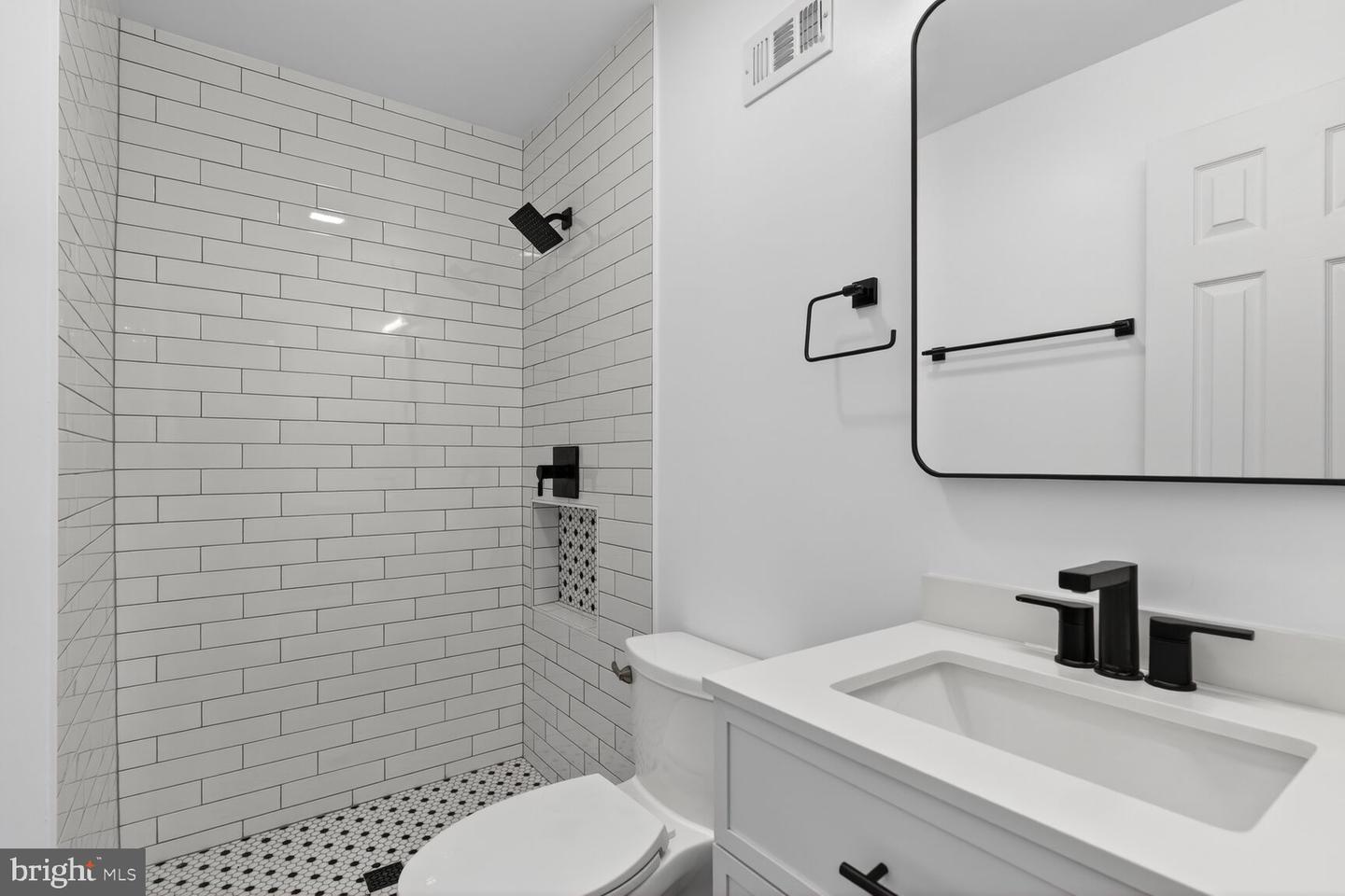 3854 9TH RD S #3854, ARLINGTON, Virginia 22204, 2 Bedrooms Bedrooms, ,2 BathroomsBathrooms,Residential,For sale,3854 9TH RD S #3854,VAAR2066920 MLS # VAAR2066920