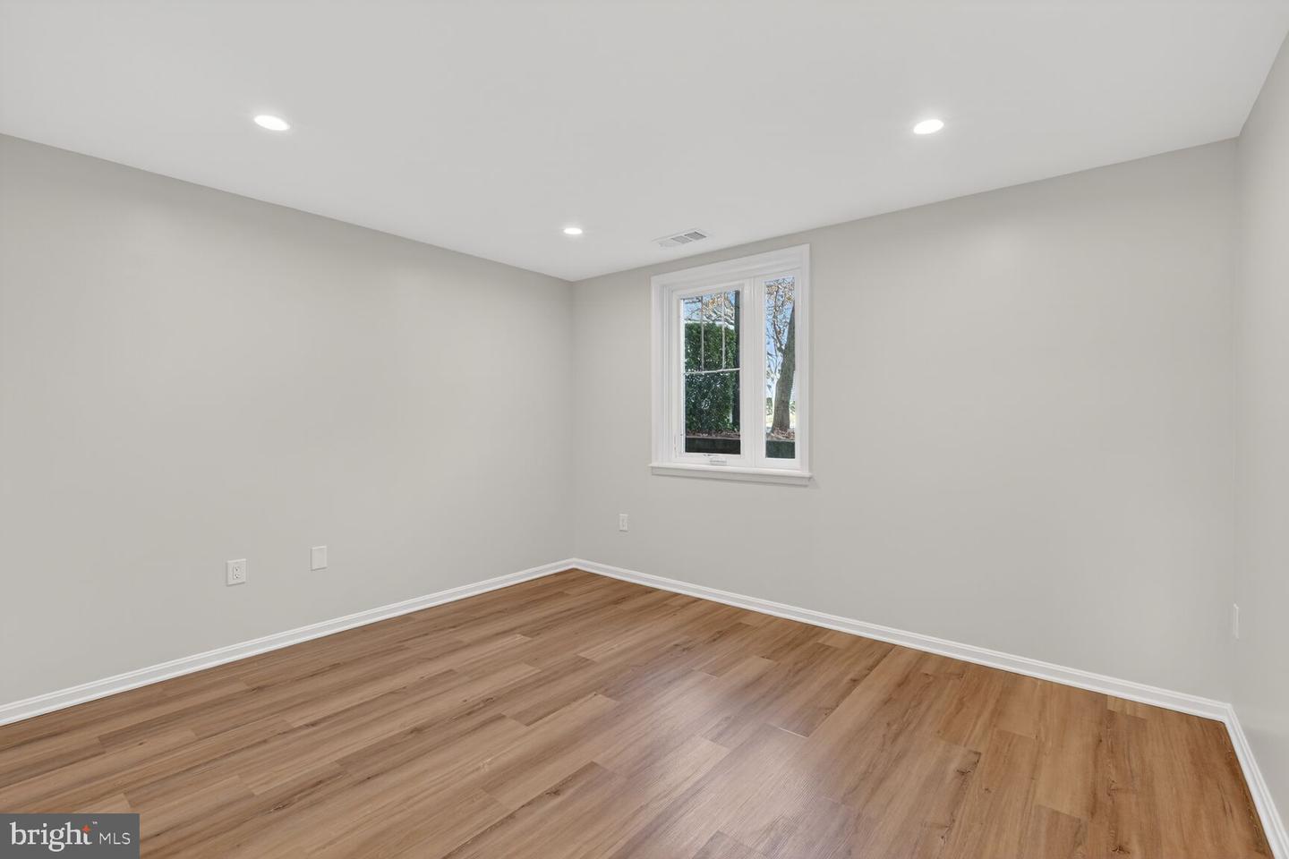 3854 9TH RD S #3854, ARLINGTON, Virginia 22204, 2 Bedrooms Bedrooms, ,2 BathroomsBathrooms,Residential,For sale,3854 9TH RD S #3854,VAAR2066920 MLS # VAAR2066920