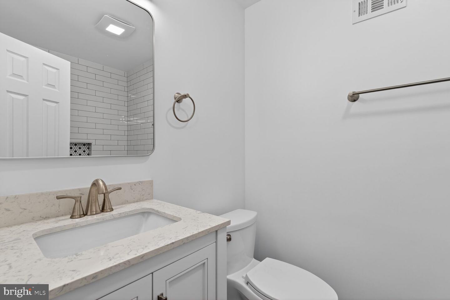 3854 9TH RD S #3854, ARLINGTON, Virginia 22204, 2 Bedrooms Bedrooms, ,2 BathroomsBathrooms,Residential,For sale,3854 9TH RD S #3854,VAAR2066920 MLS # VAAR2066920