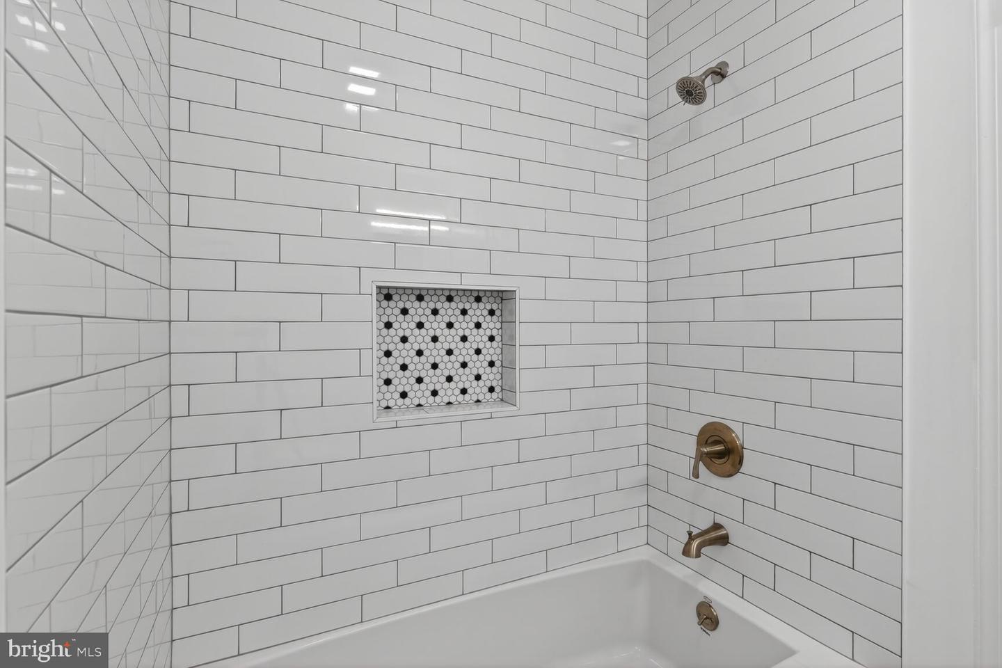 3854 9TH RD S #3854, ARLINGTON, Virginia 22204, 2 Bedrooms Bedrooms, ,2 BathroomsBathrooms,Residential,For sale,3854 9TH RD S #3854,VAAR2066920 MLS # VAAR2066920