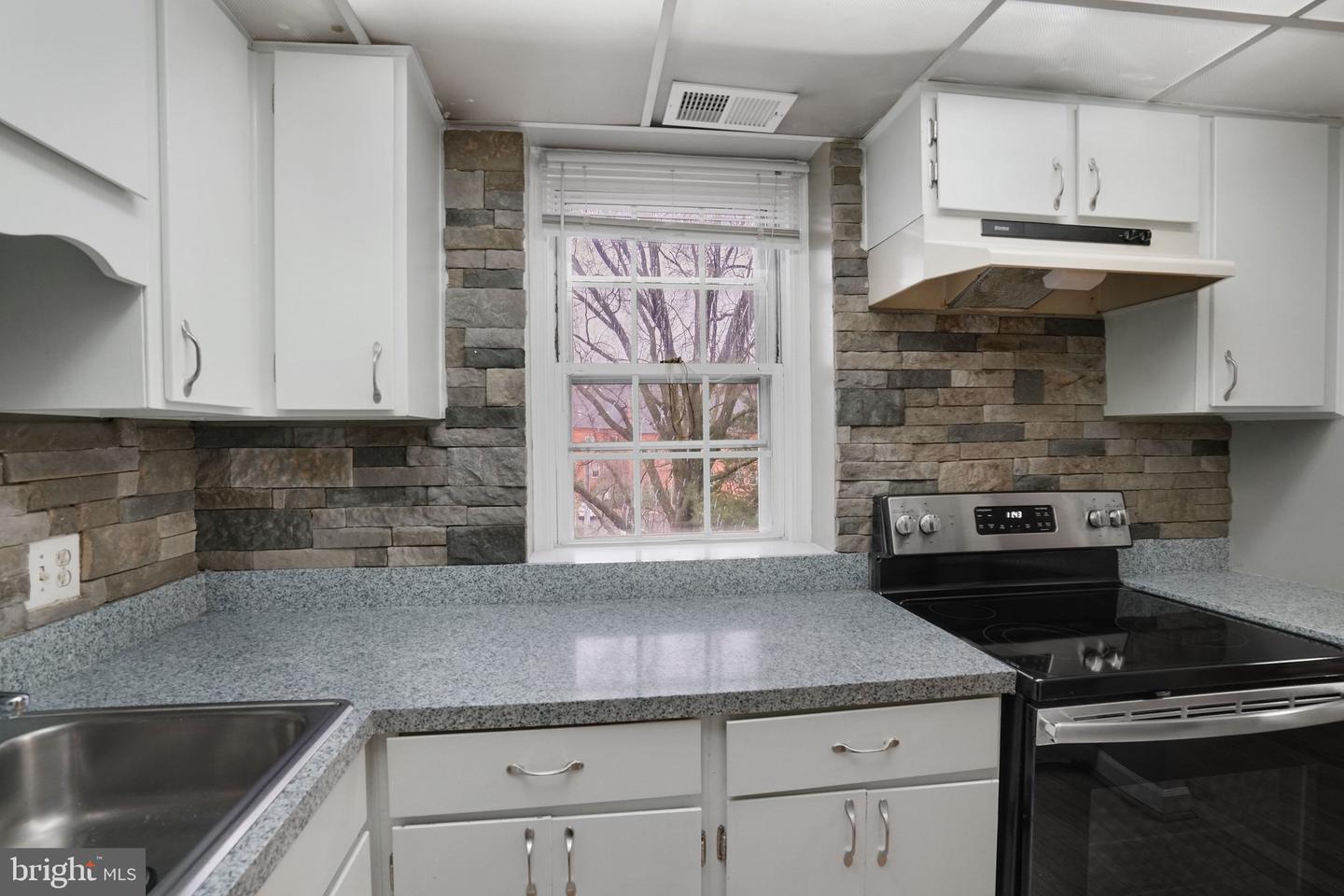 2966 S COLUMBUS ST #B2, ARLINGTON, Virginia 22206, 1 Bedroom Bedrooms, ,1 BathroomBathrooms,Residential,For sale,2966 S COLUMBUS ST #B2,VAAX2052726 MLS # VAAX2052726