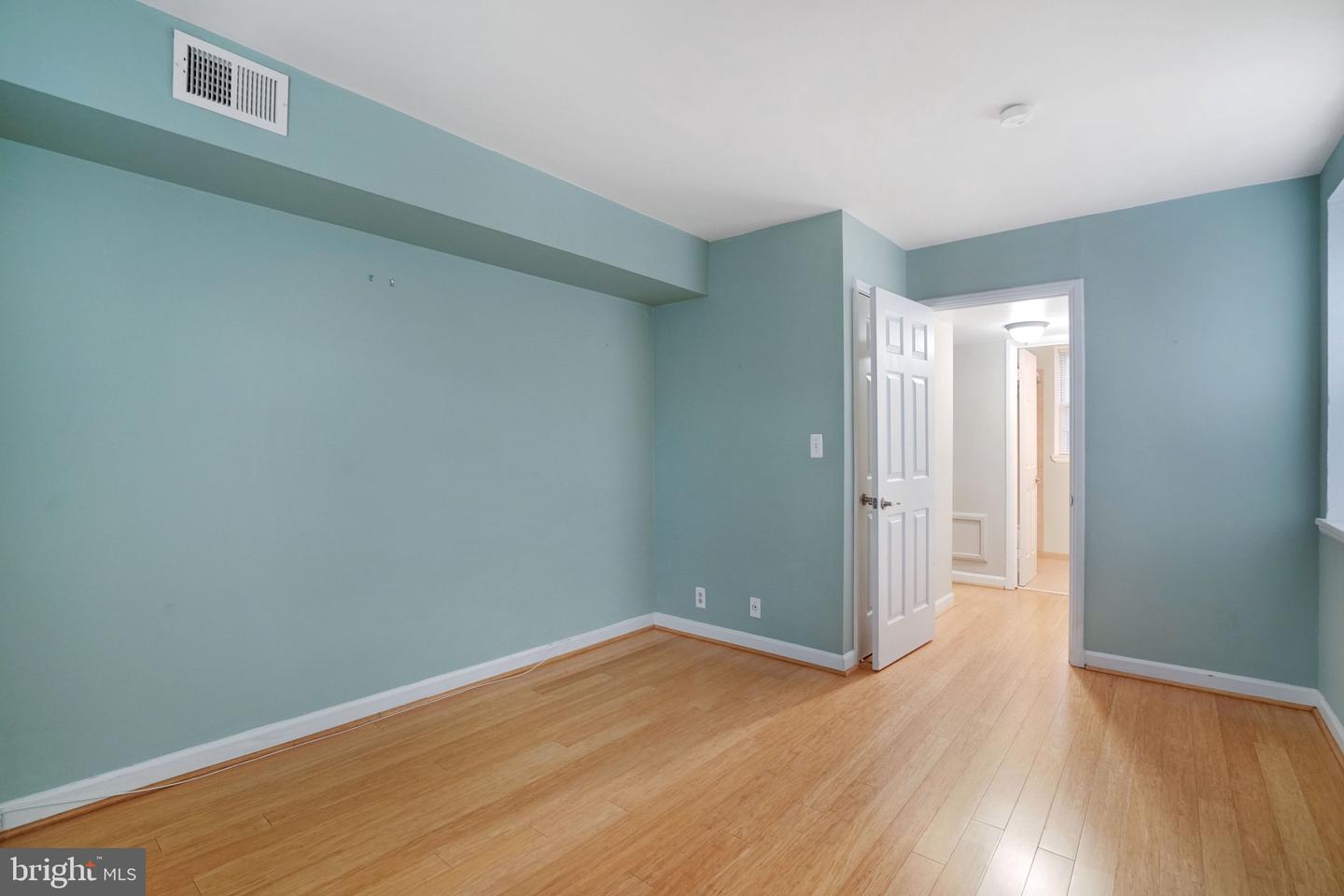 2966 S COLUMBUS ST #B2, ARLINGTON, Virginia 22206, 1 Bedroom Bedrooms, ,1 BathroomBathrooms,Residential,For sale,2966 S COLUMBUS ST #B2,VAAX2052726 MLS # VAAX2052726