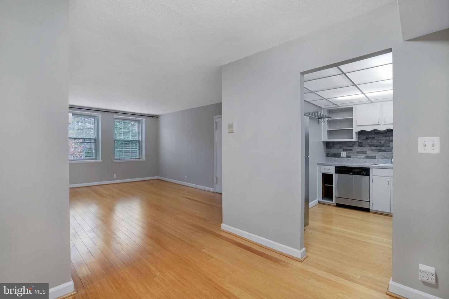 2966 S COLUMBUS ST #B2, ARLINGTON, Virginia 22206, 1 Bedroom Bedrooms, ,1 BathroomBathrooms,Residential,For sale,2966 S COLUMBUS ST #B2,VAAX2052726 MLS # VAAX2052726