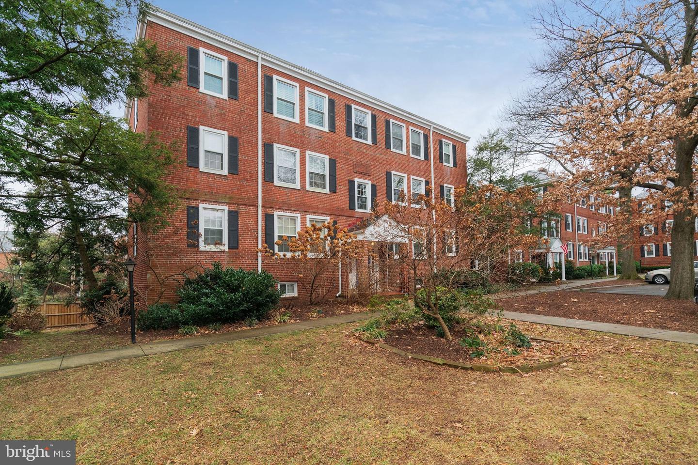 2966 S COLUMBUS ST #B2, ARLINGTON, Virginia 22206, 1 Bedroom Bedrooms, ,1 BathroomBathrooms,Residential,For sale,2966 S COLUMBUS ST #B2,VAAX2052726 MLS # VAAX2052726