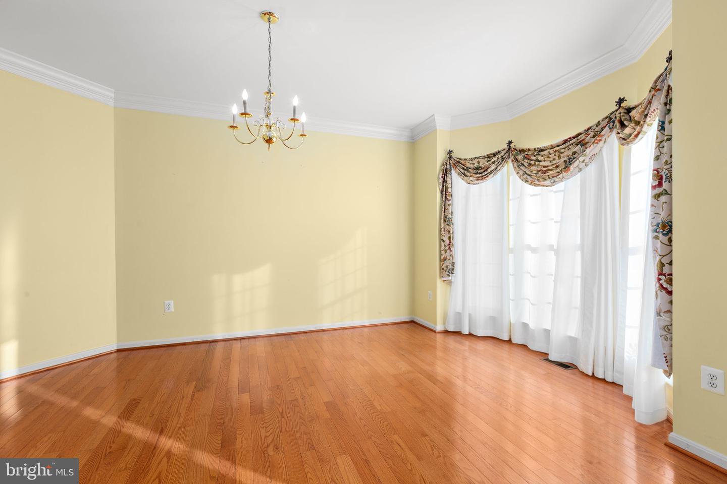 2 BASALT DR, FREDERICKSBURG, Virginia 22406, 5 Bedrooms Bedrooms, ,3 BathroomsBathrooms,Residential,For sale,2 BASALT DR,VAST2044916 MLS # VAST2044916