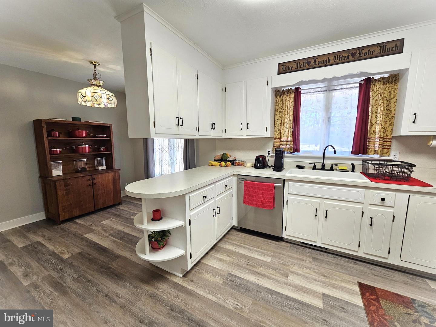 508 KEVIN DR, FARMVILLE, Virginia 23901, 4 Bedrooms Bedrooms, 10 Rooms Rooms,3 BathroomsBathrooms,Residential,For sale,508 KEVIN DR,VACB2000084 MLS # VACB2000084