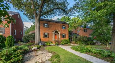 712 S WAYNE ST, ARLINGTON, Virginia 22204, 4 Bedrooms Bedrooms, ,3 BathroomsBathrooms,Residential,For sale,712 S WAYNE ST,VAAR2067250 MLS # VAAR2067250