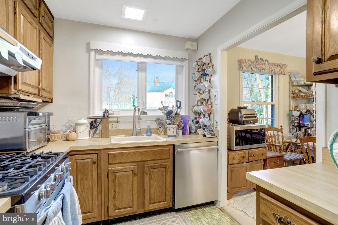 5502 ATLEE PL, SPRINGFIELD, Virginia 22151, 6 Bedrooms Bedrooms, ,3 BathroomsBathrooms,Residential,For sale,5502 ATLEE PL,VAFX2283850 MLS # VAFX2283850