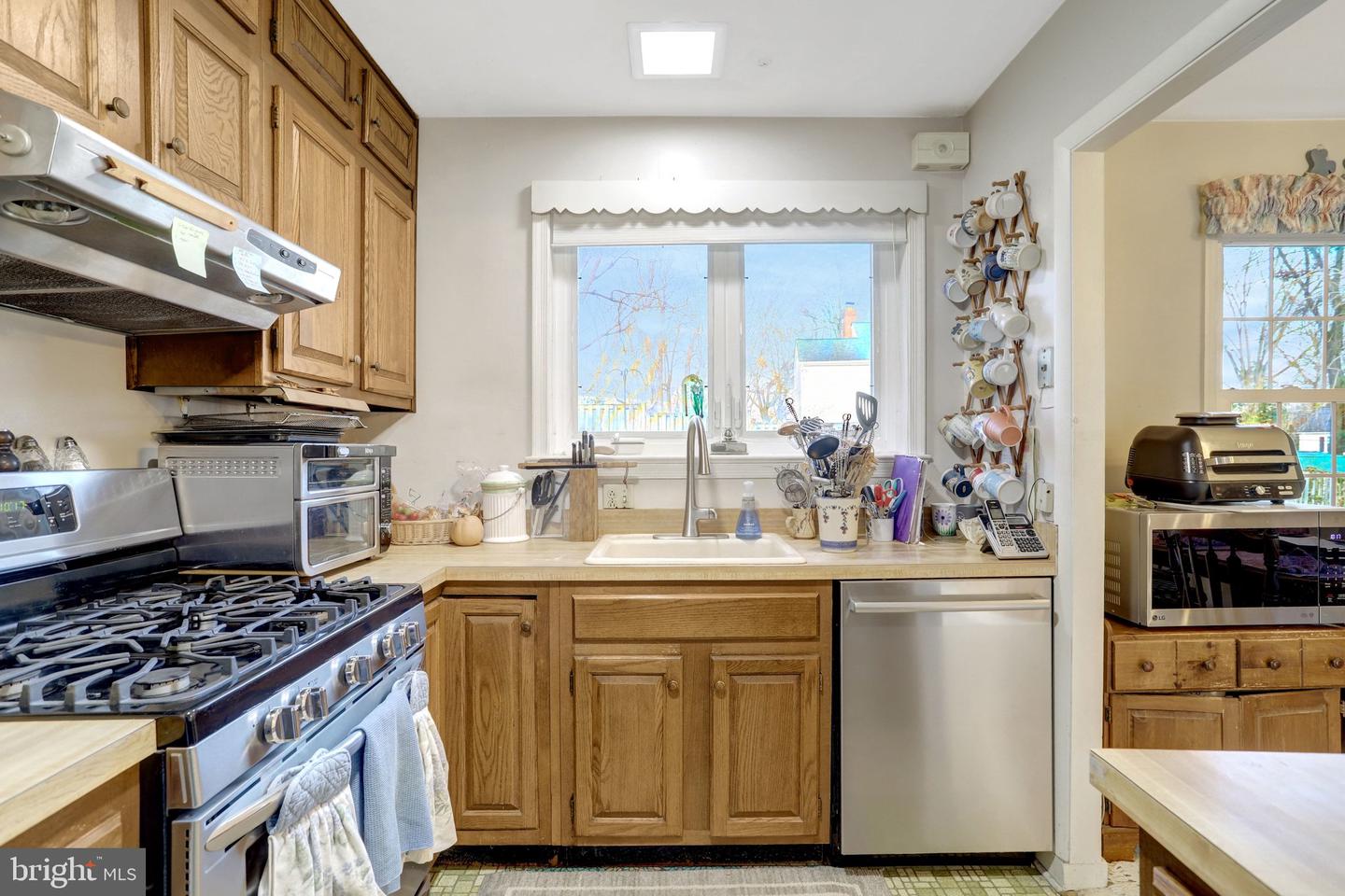 5502 ATLEE PL, SPRINGFIELD, Virginia 22151, 6 Bedrooms Bedrooms, ,3 BathroomsBathrooms,Residential,For sale,5502 ATLEE PL,VAFX2283850 MLS # VAFX2283850