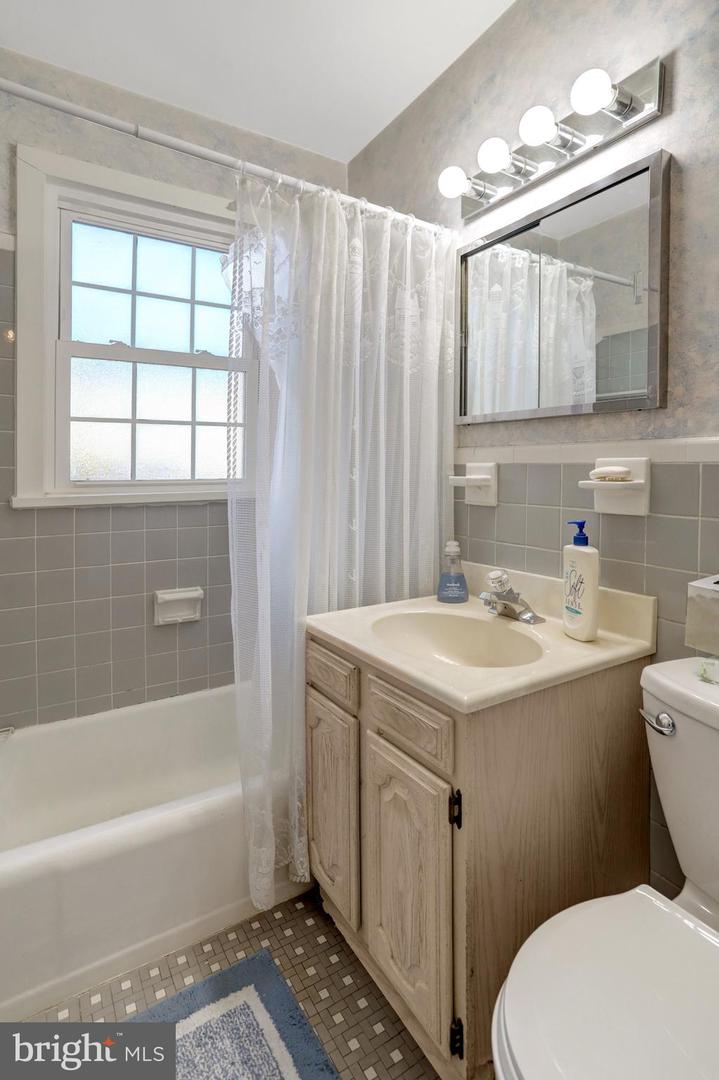 5502 ATLEE PL, SPRINGFIELD, Virginia 22151, 6 Bedrooms Bedrooms, ,3 BathroomsBathrooms,Residential,For sale,5502 ATLEE PL,VAFX2283850 MLS # VAFX2283850