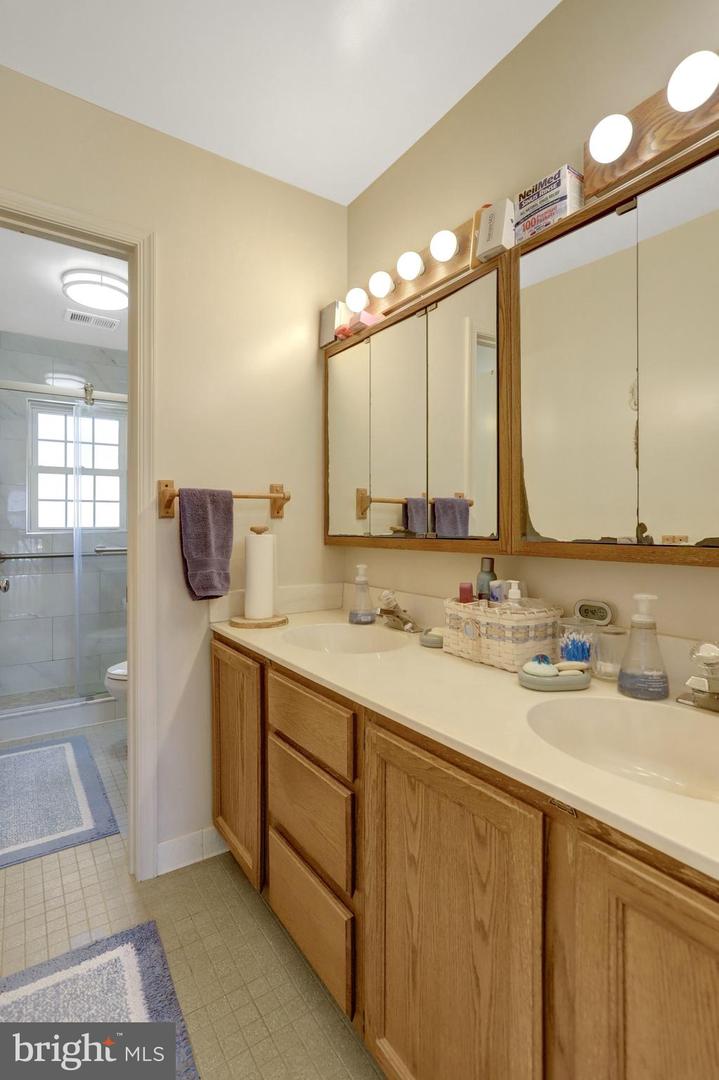 5502 ATLEE PL, SPRINGFIELD, Virginia 22151, 6 Bedrooms Bedrooms, ,3 BathroomsBathrooms,Residential,For sale,5502 ATLEE PL,VAFX2283850 MLS # VAFX2283850