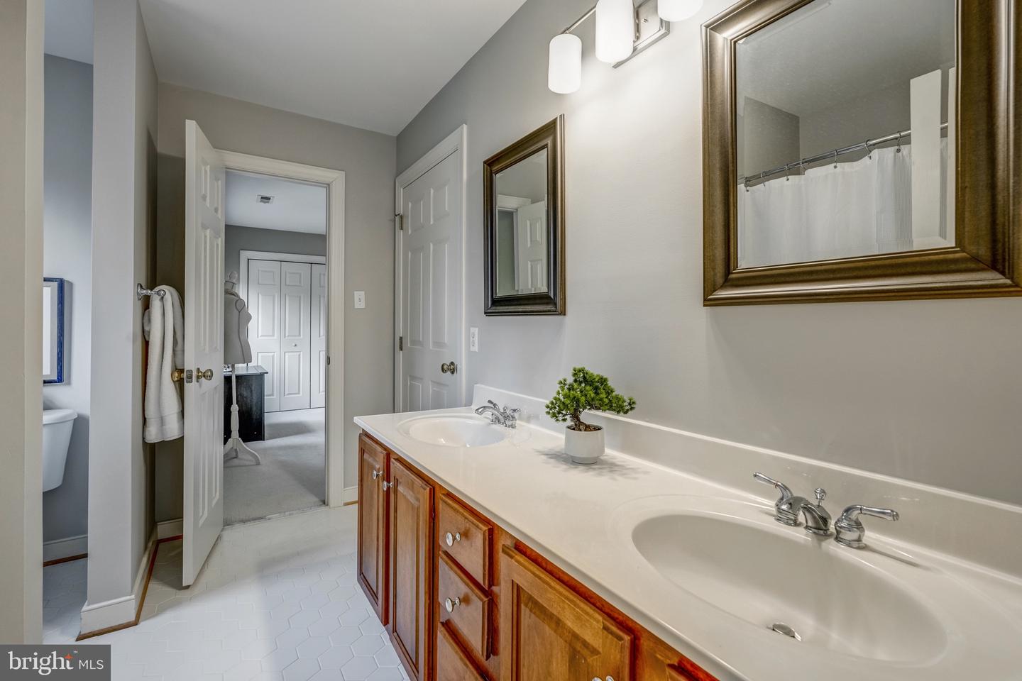 4143 WATERSWATCH DR, MIDLOTHIAN, Virginia 23113, 5 Bedrooms Bedrooms, 14 Rooms Rooms,4 BathroomsBathrooms,Residential,For sale,4143 WATERSWATCH DR,VACF2001346 MLS # VACF2001346