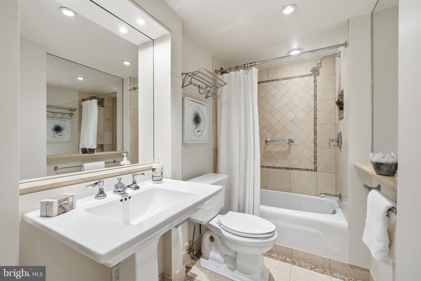 2475 VIRGINIA AVE NW #325/326, WASHINGTON, District Of Columbia 20037, 2 Bedrooms Bedrooms, ,2 BathroomsBathrooms,Residential,For sale,2475 VIRGINIA AVE NW #325/326,DCDC2239804 MLS # DCDC2239804