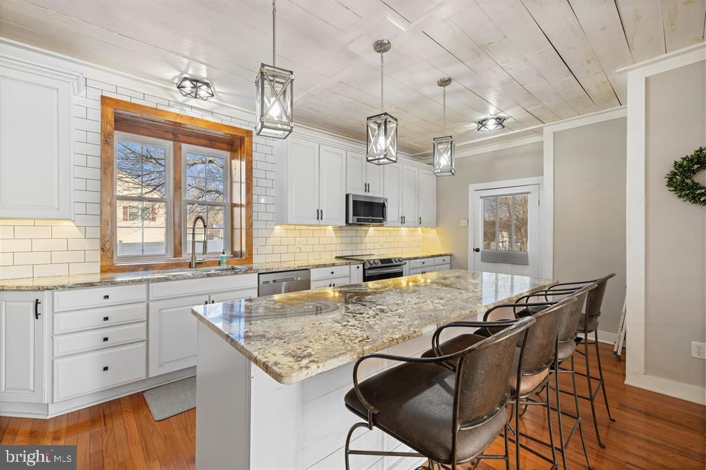 644 EARLY DR, BROADWAY, Virginia 22815, 6 Bedrooms Bedrooms, ,4 BathroomsBathrooms,Residential,For sale,644 EARLY DR,VARO2002778 MLS # VARO2002778