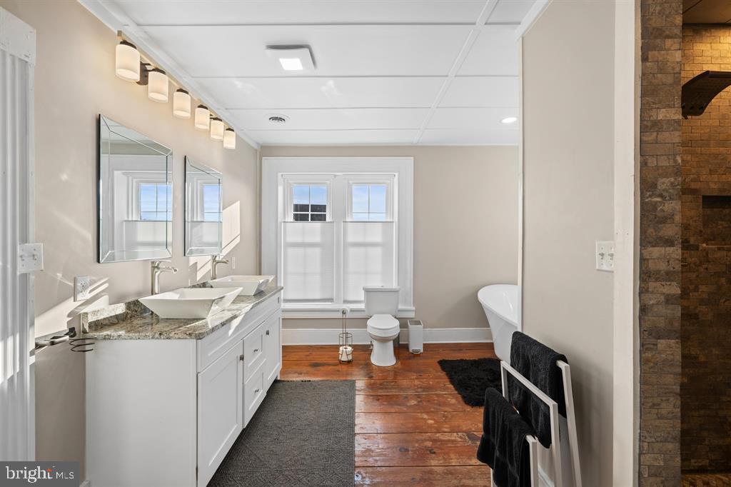 644 EARLY DR, BROADWAY, Virginia 22815, 6 Bedrooms Bedrooms, ,4 BathroomsBathrooms,Residential,For sale,644 EARLY DR,VARO2002778 MLS # VARO2002778