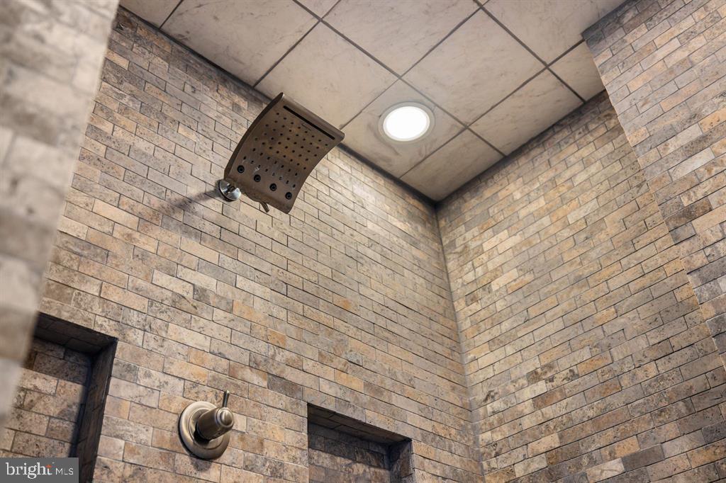 644 EARLY DR, BROADWAY, Virginia 22815, 6 Bedrooms Bedrooms, ,4 BathroomsBathrooms,Residential,For sale,644 EARLY DR,VARO2002778 MLS # VARO2002778